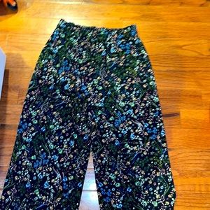 Floral trousers!! Great for spring time!!